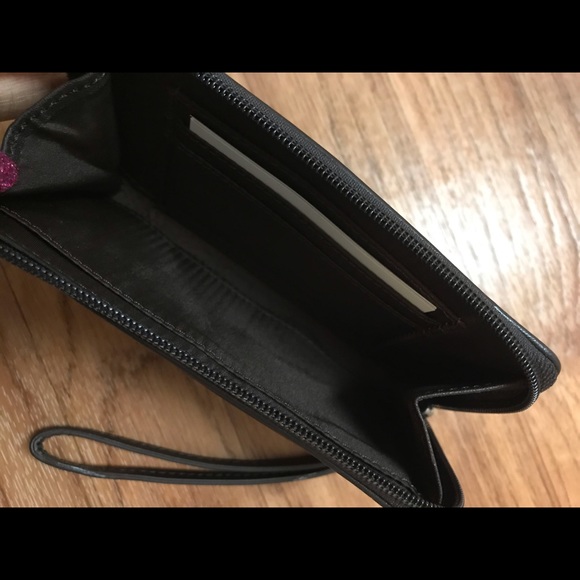 COACH Wristlet - LIKE NEW - Picture 4 of 7
